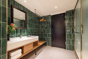 Comfort Double Room, City View | Living area - MOTRI HOTEL Futian Huaqiang North Branch (Shenzhen)