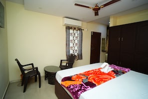 Economy Double Room, City View | Free WiFi - SV Grand (Kakinada)
