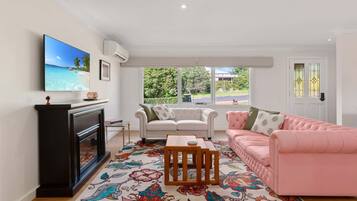 TV, fireplace, offices