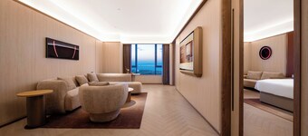 Crystal Hotel Qingdao Mall of Splendors