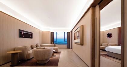 Crystal Hotel Qingdao Mall of Splendors