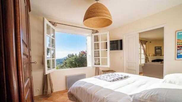 Room - Villa la grive sea view swimming pool land 5500m² absolute calm (Provence-Alpes-Côte d'Azur)