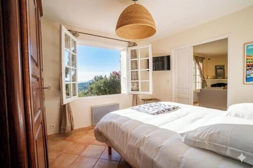 Villa la grive vue mer piscine terrain 5500m² calme absolu