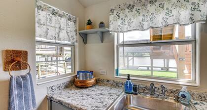 Waterfront Studio w/ Dock, 8 Mi to Kemah Boardwalk