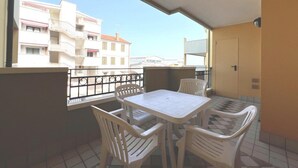 Leilighet, 1 soverom, terrasse, byutsikt | Balkong