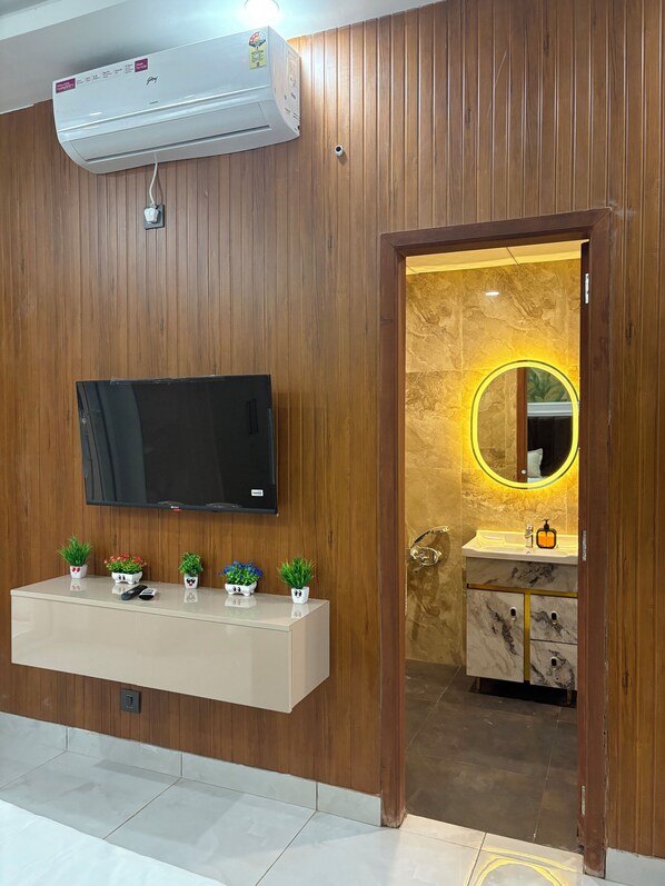 Interior - The Arlo Northeye 649 | Couple Friendly Stay in central Noida | Self Check-in (Noida)