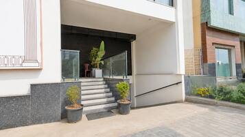 House | Reception