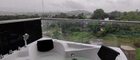 Bain à remous extérieur