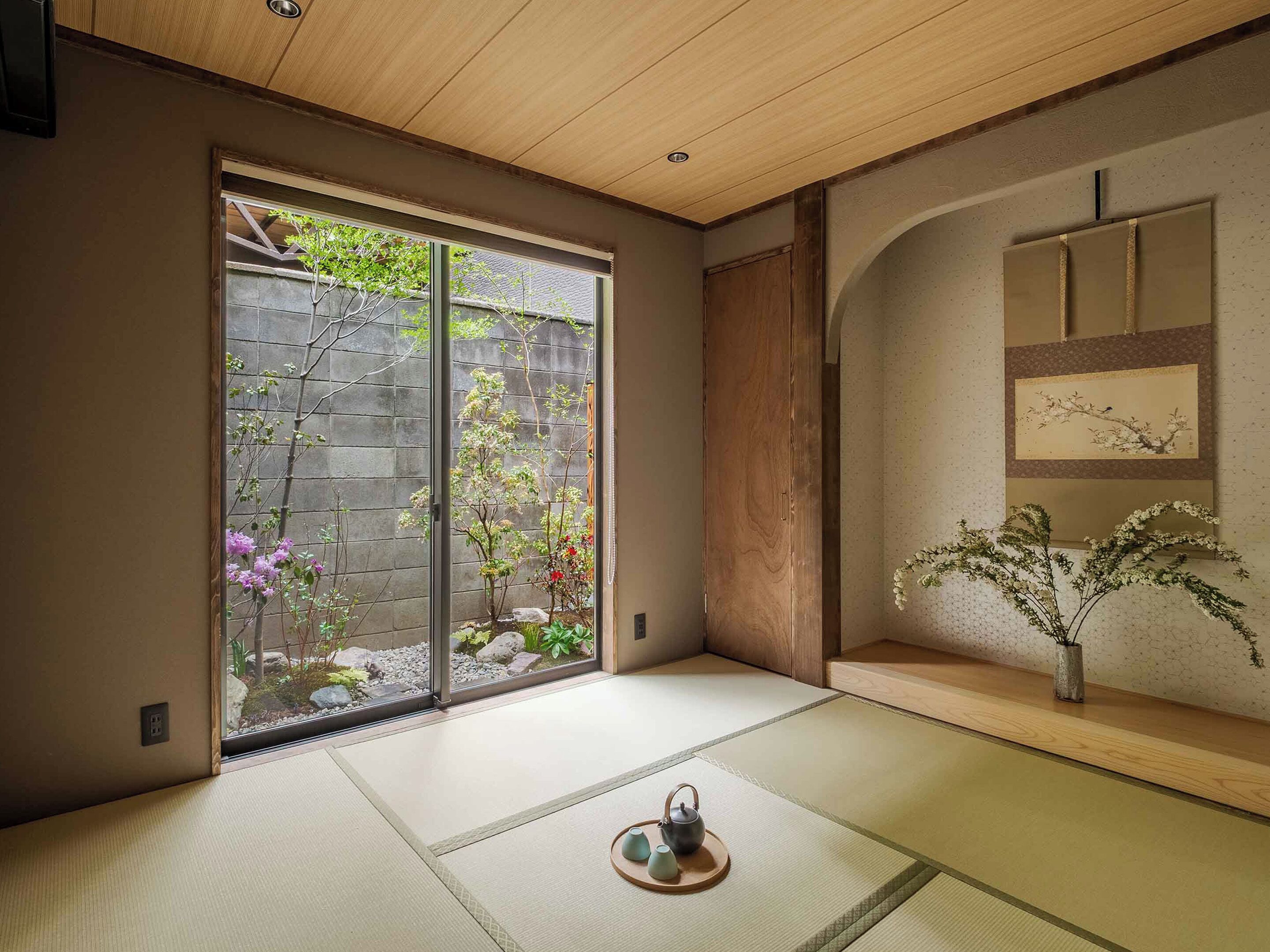 Traditional House, 3 Bedrooms, Kitchen, Garden View | In-room safe, desk, laptop workspace, blackout drapes