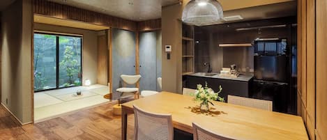 Traditional House, 3 Bedrooms, Kitchen, Garden View | Interior