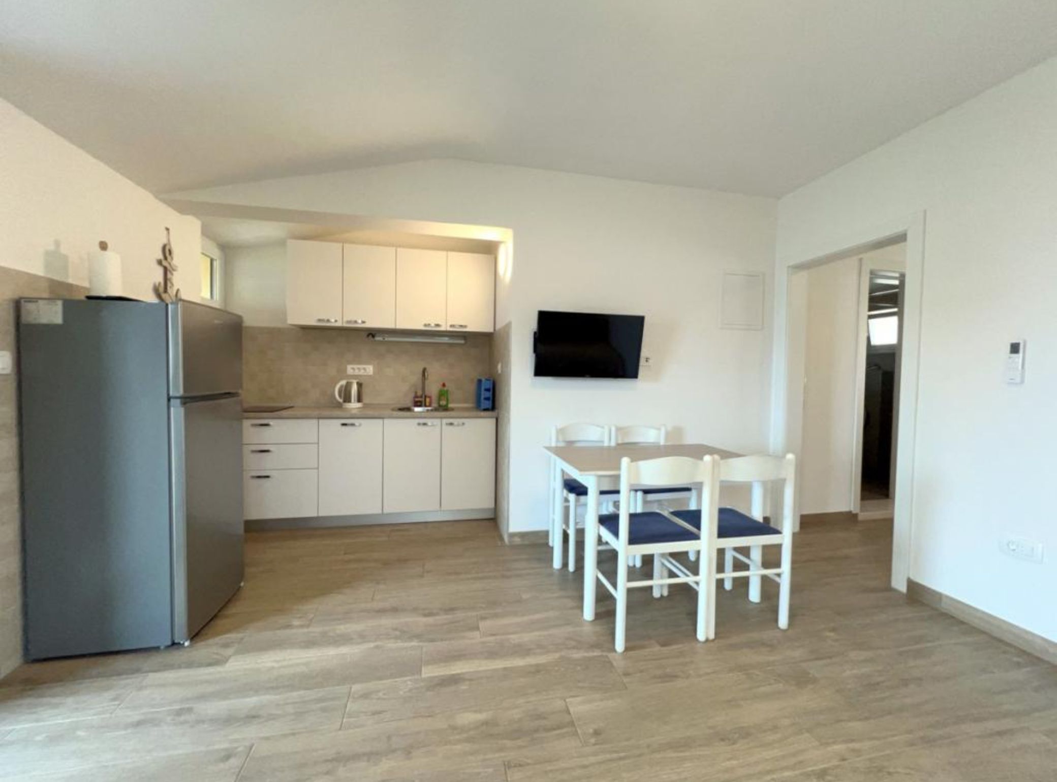 Apartment (One bedroom apartment with sea view () | Dining room