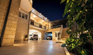 Studio (Studio Apartment with Balcony (6)) | Exterior