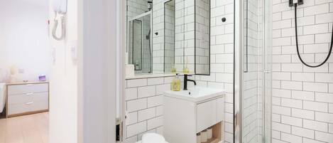 Shower, hair dryer, shampoo