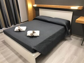 Accès à Internet, literie fournie