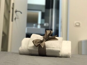 Bathroom amenities - Economy Room for 1  2 people Piazza San Giovanni (ROMA)