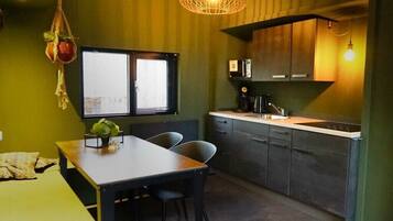 Fridge, microwave, stovetop