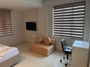 Superior-studio, kaupunkinäköala | Oleskelualue | Tulostin