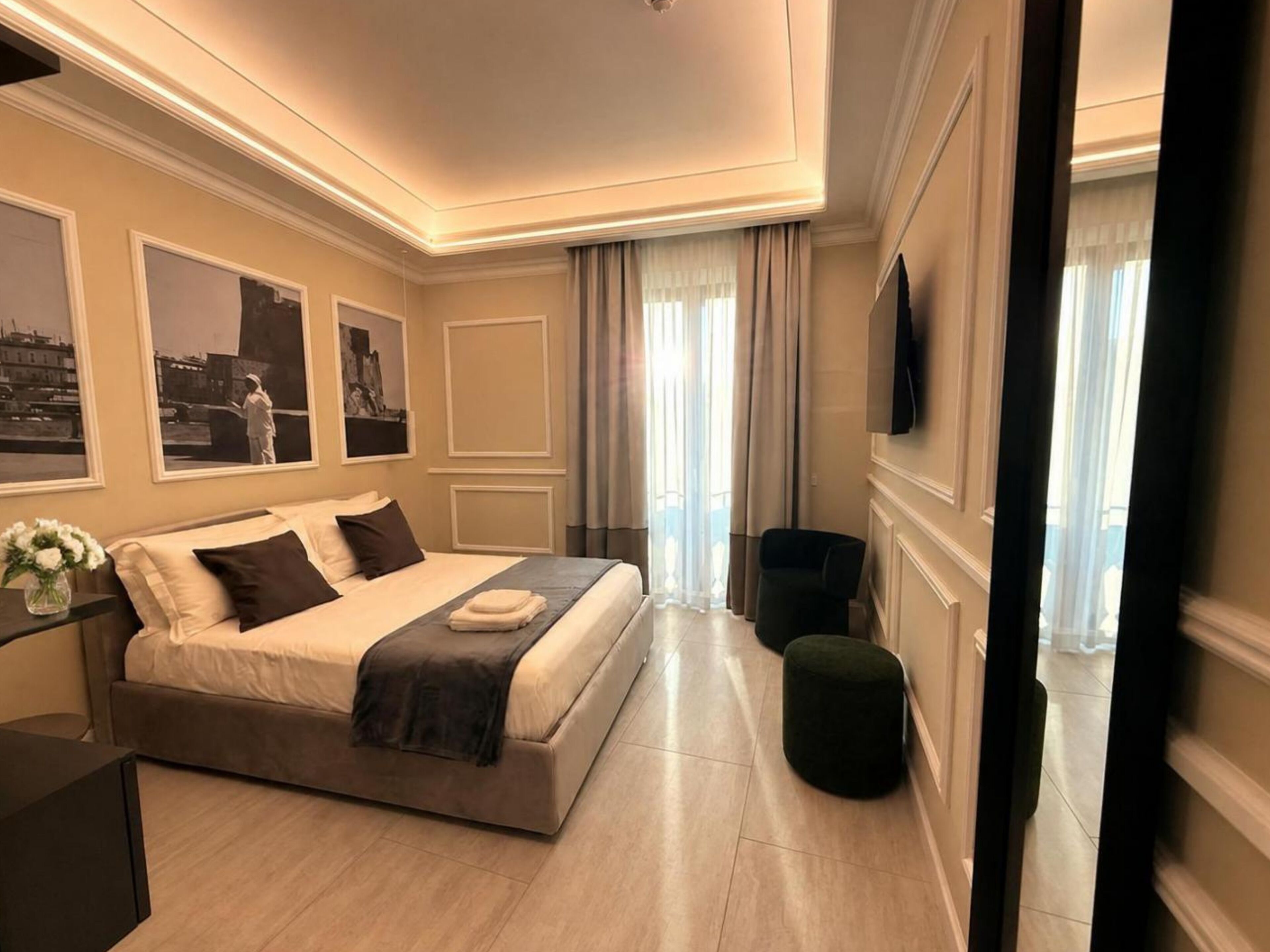 Doppia Luxury, vista città | Minibar, una cassaforte in camera, una scrivania, postazione laptop