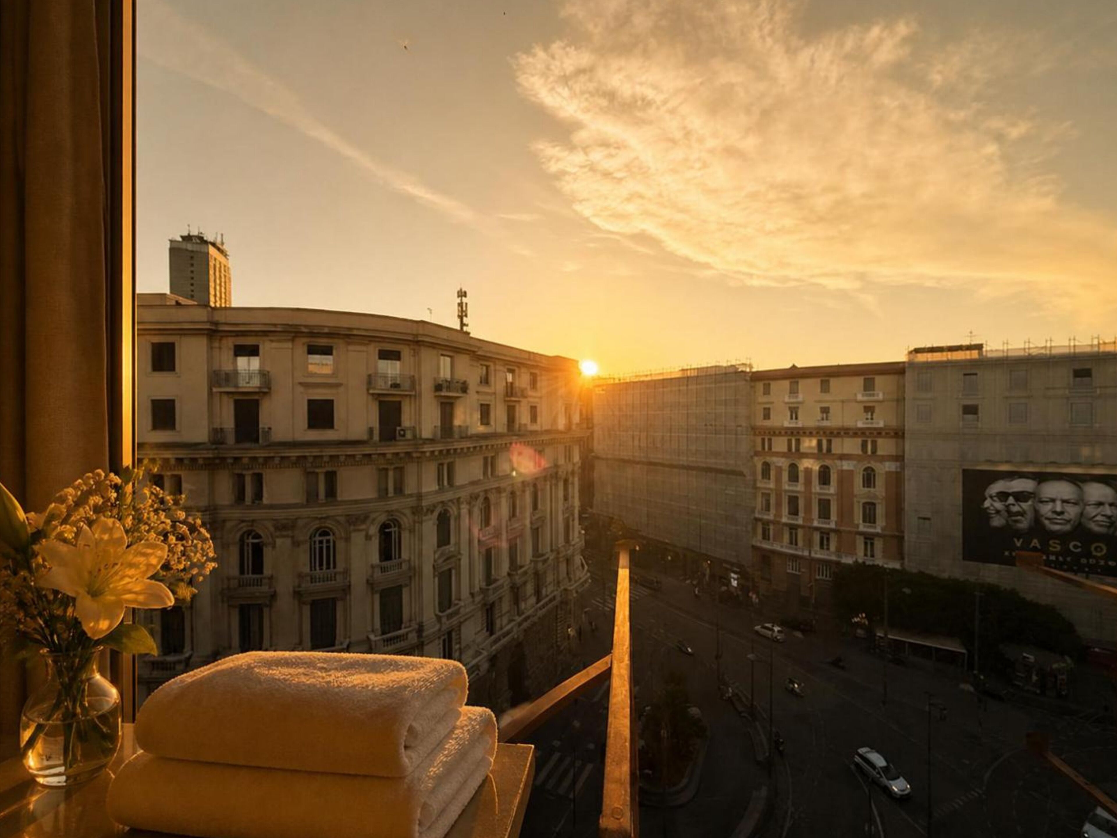 Luxury Double Room, City View | Interior