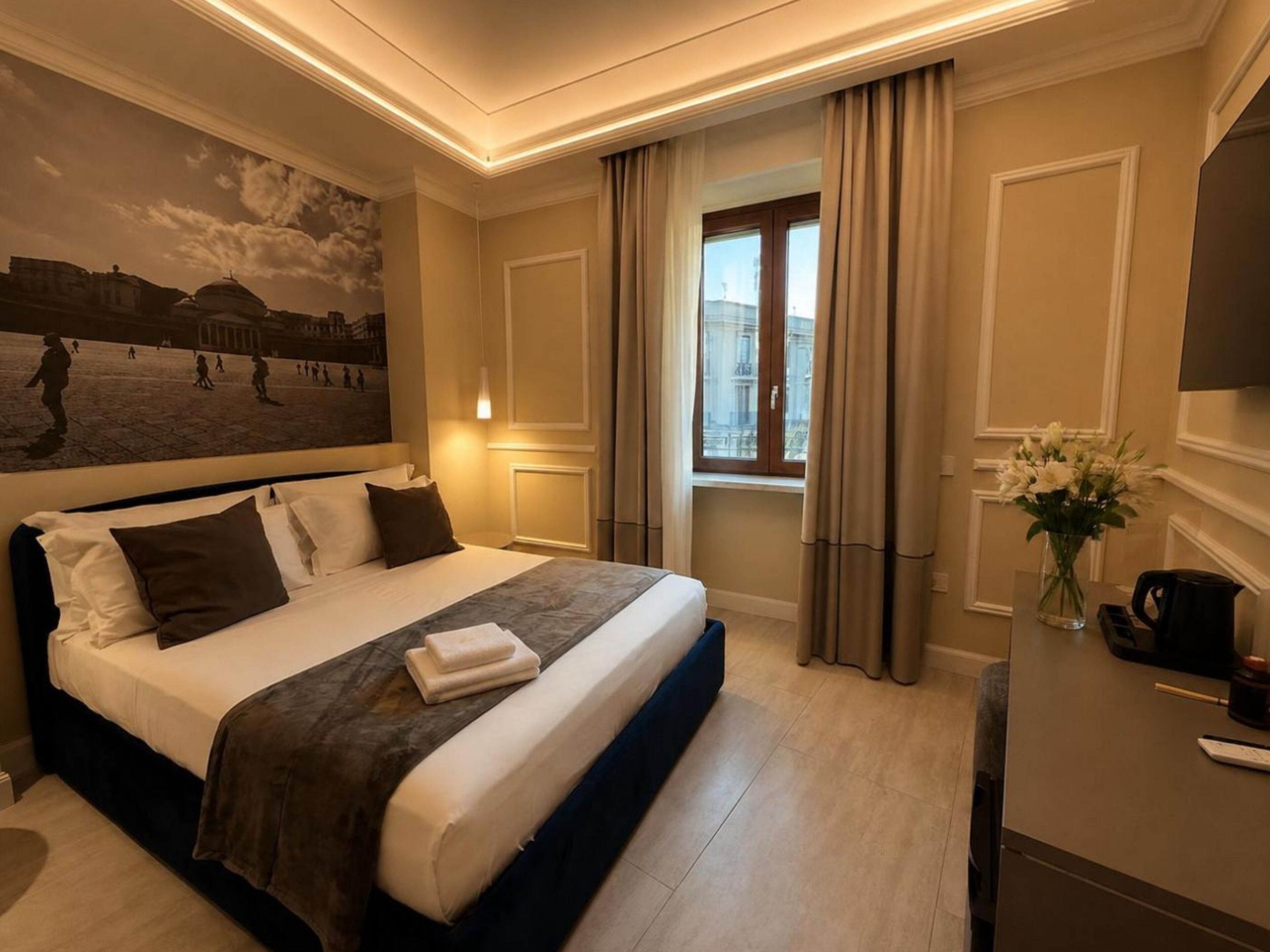Doppia Luxury, vista città | Minibar, una cassaforte in camera, una scrivania, postazione laptop