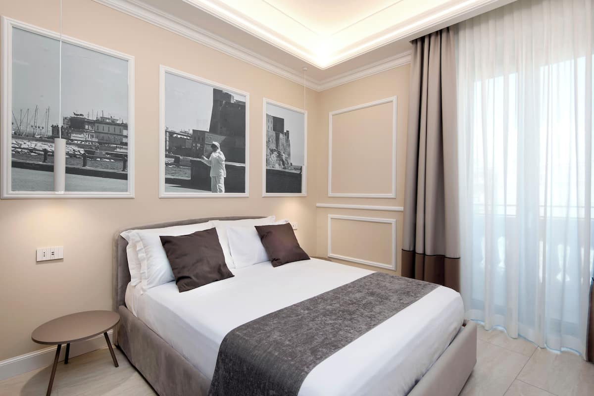 Chambre Double Luxe, vue ville | Literie de qualité supérieure, couette en duvet d'oie, surmatelas