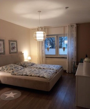 2 Schlafzimmer, Bügeleisen/Bügelbrett, kostenloses WLAN, Bettwäsche