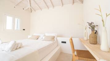 Maisonette with Terrace | Hypo-allergenic bedding, free WiFi, bed sheets