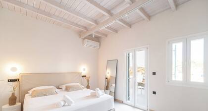 Drio Kythnos Suites