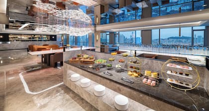 Crystal Hotel Qingdao MixC Shandong Road