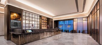Crystal Hotel Qingdao Taidong St.
