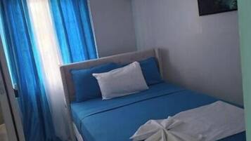 Iron/ironing board, WiFi, bed sheets