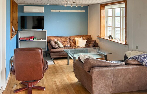 Lovely home in Harboøre with WiFi