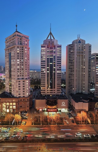 Crystal Hotel Qingdao May Fourth Square