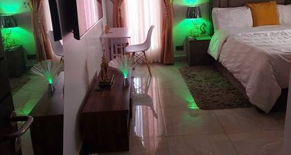 1-bed apmt in pleasant Lekki Phase1 - AC, PS5, 24/7 Electric/Security & Work Stn