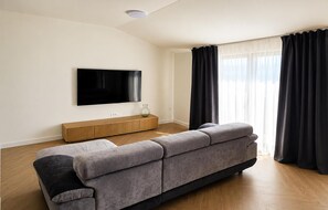 TV - Amazing apartment in Tkon with WiFi (Tkon)