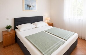 Travel cot, free WiFi - 2 bedroom awesome apartment in Preko (Preko)