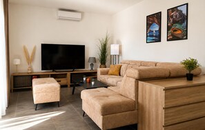 TV - Beautiful home in Vir (Vir)
