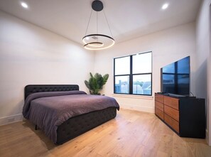 3 habitaciones, tabla de planchar con plancha, wifi y ropa de cama 