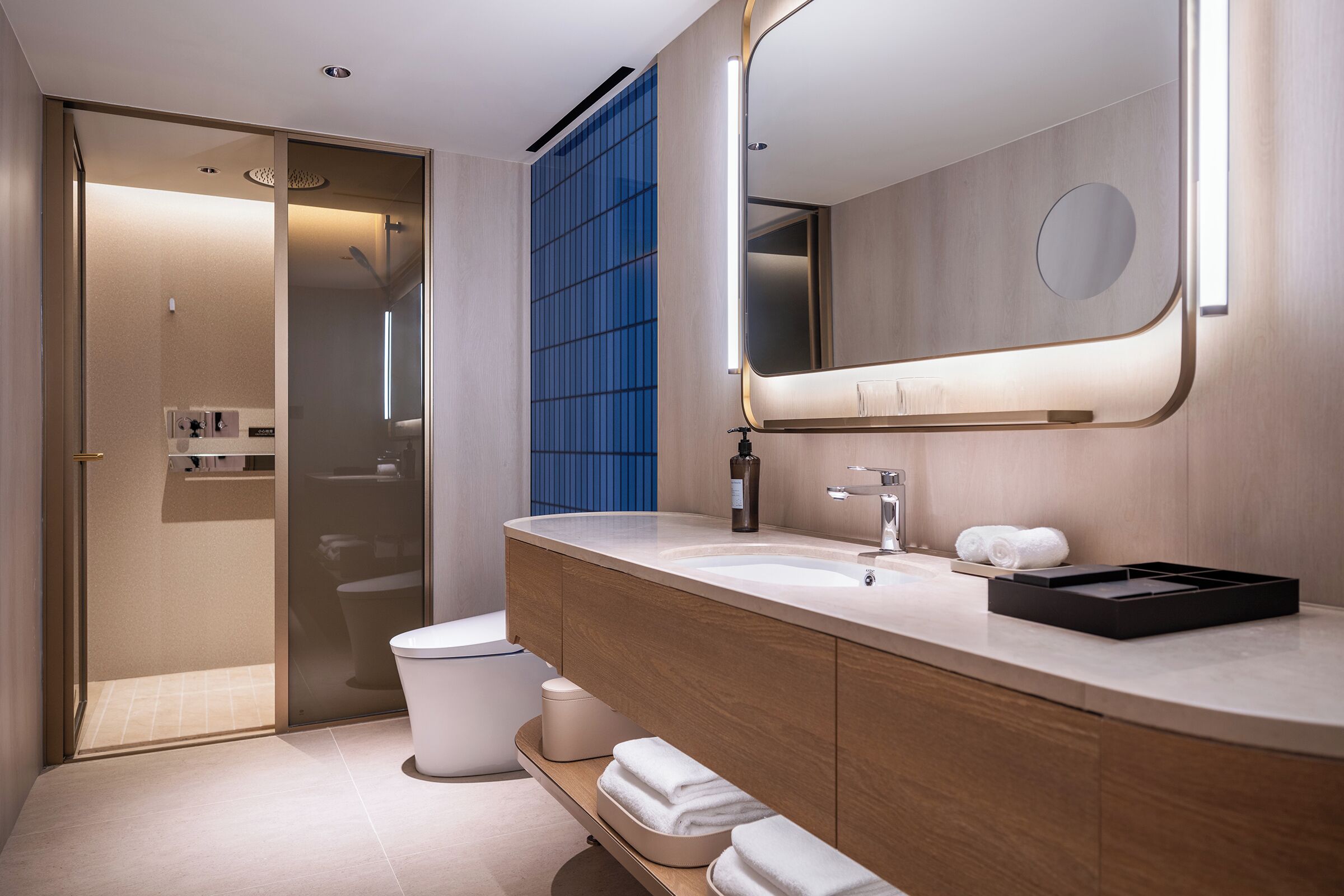 Family Triple Room | Bathroom | Shower, hair dryer, slippers, towels