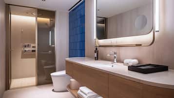 Family Triple Room | Bathroom | Shower, hair dryer, slippers, towels