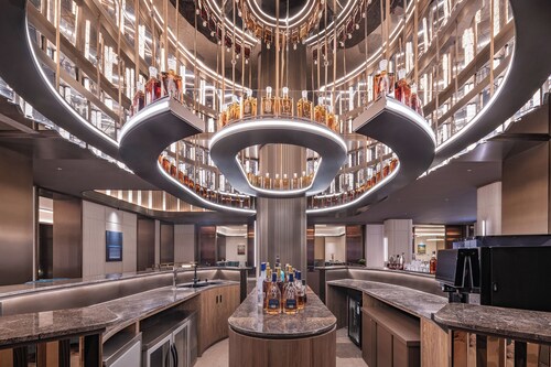Crystal Hotel qingdao wusi plaza haijing