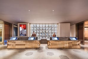 Lobby - Crystal Hotel qingdao wusi plaza haijing (Qingdao)