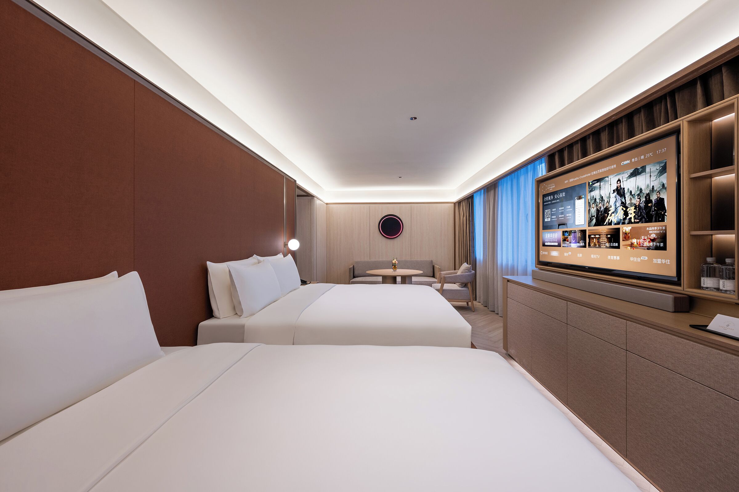 Phòng 3 dành cho gia đình | Chăn bông, minibar với thức uống miễn phí, bàn 