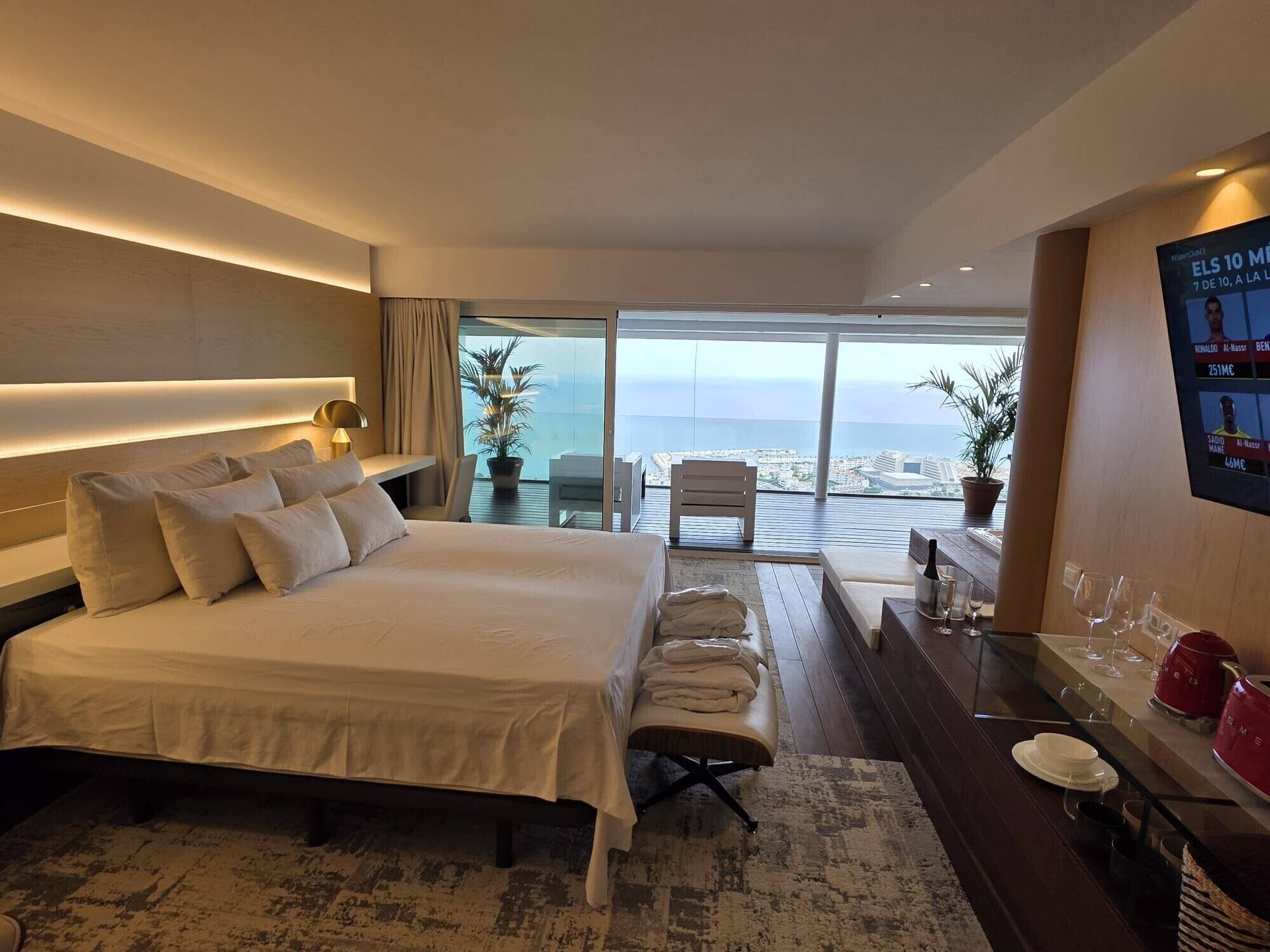 WiFi、 ベッドシーツ. ‘Sitges Suites - Premium’ Apartment with Sea Views, Wi-Fi, and Air Conditioning