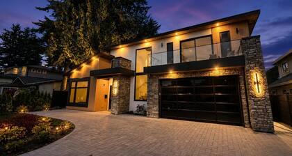 Executive 5BR Luxury Home in South Surrey/WR