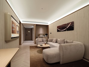 Suite, Non Smoking, Housekeeping | Premium bedding, down comforters, free minibar, free WiFi - Crystal Orange Qingdao May Fourth Square (Qingdao)