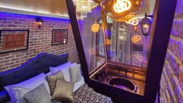 Deluxe Apartment, Courtyard View