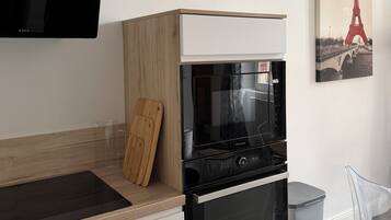 Refrigerador, microondas, horno, placa de cocina