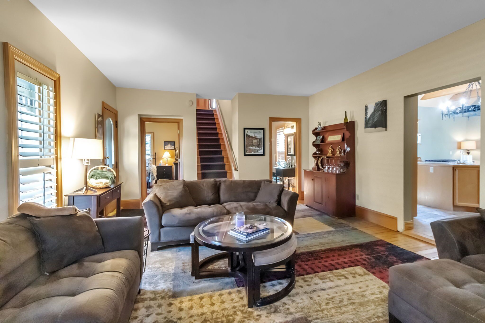 Smart TV, fireplace