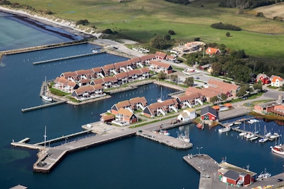 Mon - Klintholm Harbour